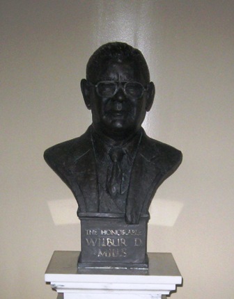 Bust of Wilbur Mills in the Arkansas State Capitol. Photo by Phil Frana.