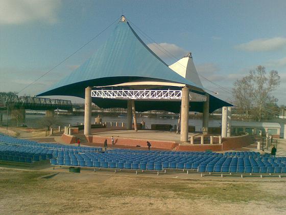 File:Riverfest-amphitheater.JPG