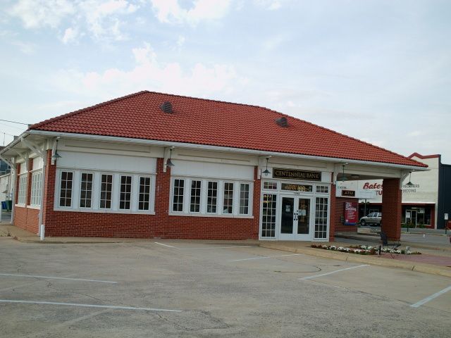 Centennial Bank in Conway. Photo by Phil Frana.