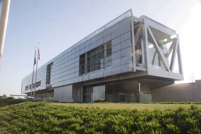 Exterior of Clinton Library. Photo by James Hyde.